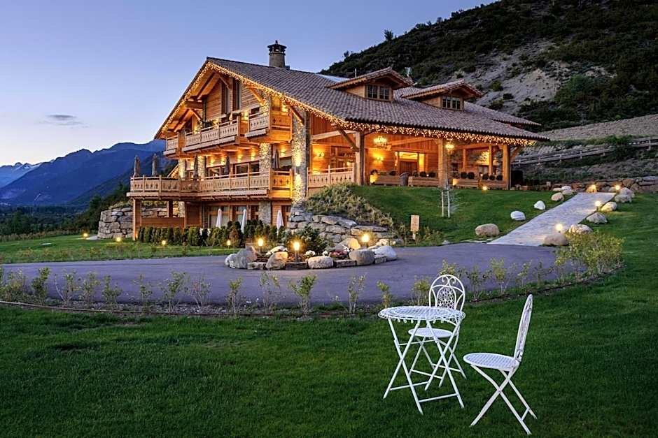 Hotel Viñas de Lárrede luxury lodge accommodation