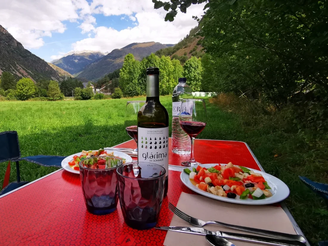 Riverbank lunch with local wine