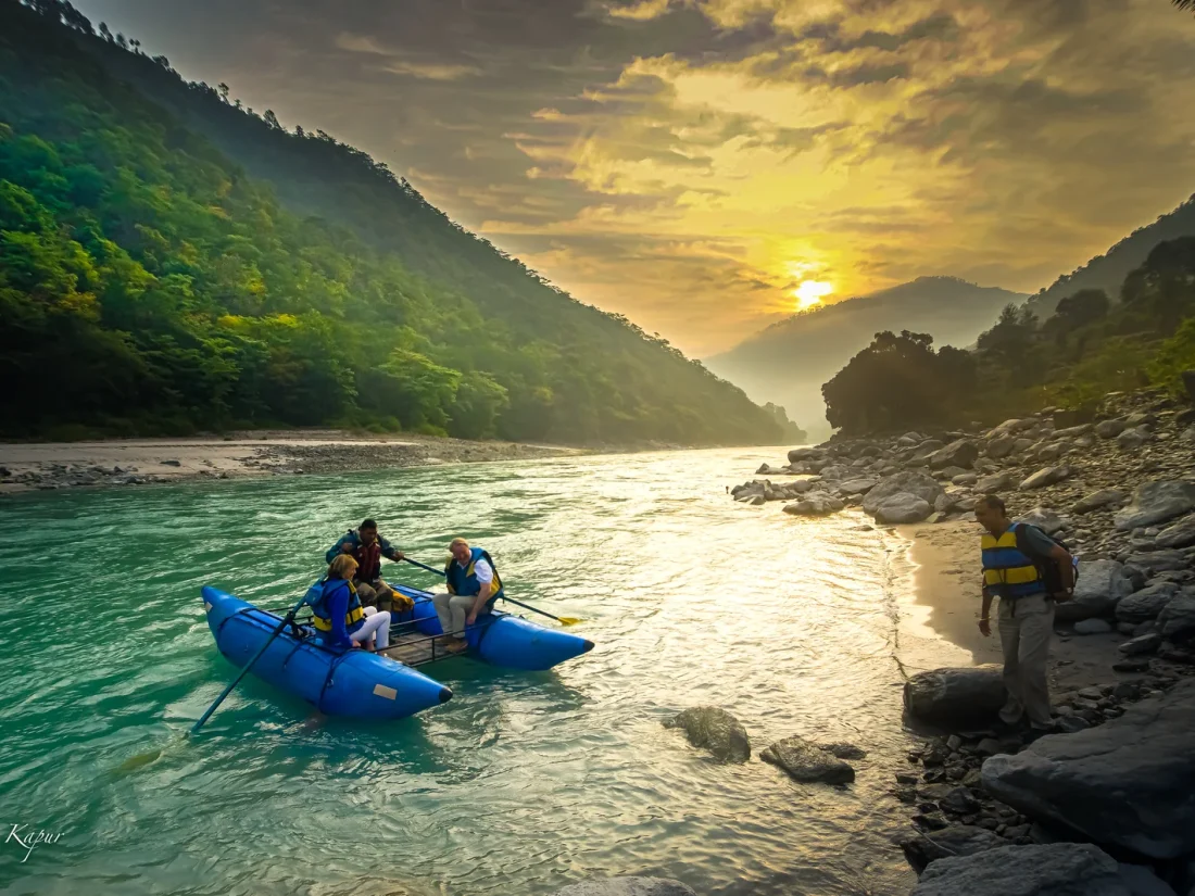 india-float-trip-raft-sunset-saryu