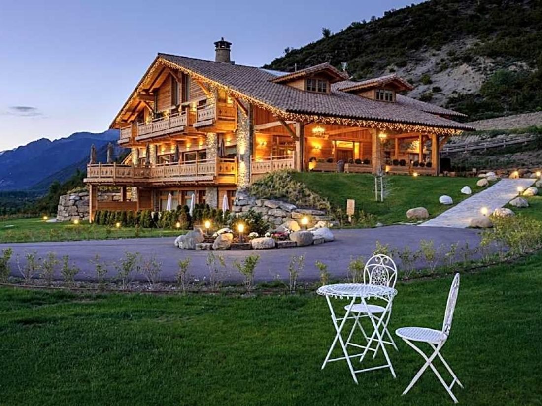Hotel Viñas de Lárrede luxury lodge accommodation