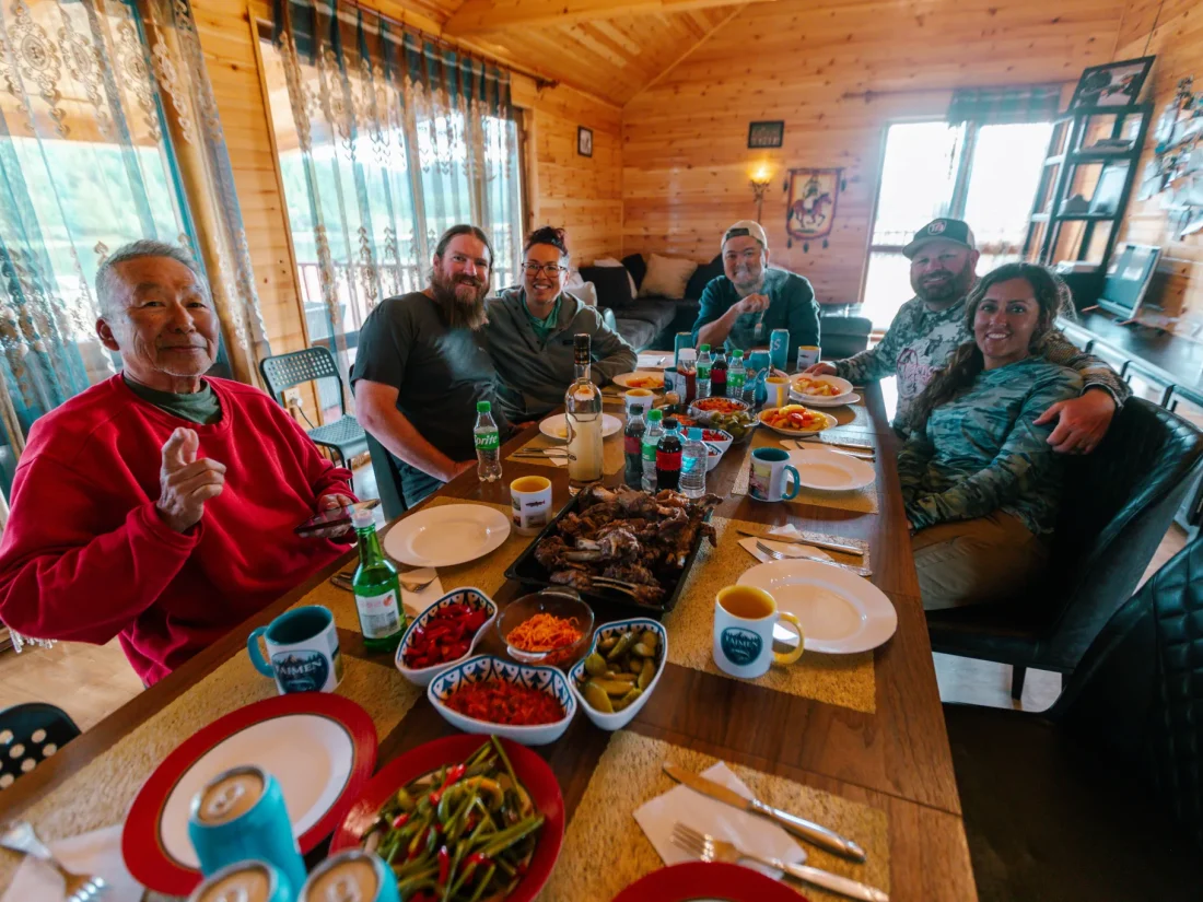 mongolia-camp-dining-group-meal-lodge-16